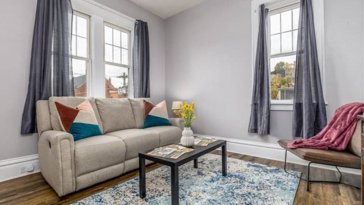 Dubuque Apartment | Carnegie Corner-1 BR/1BA apt on Main St