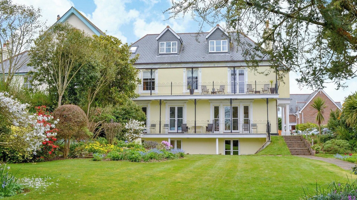 Fowey Cottage | Carnethic House - One Acre View
