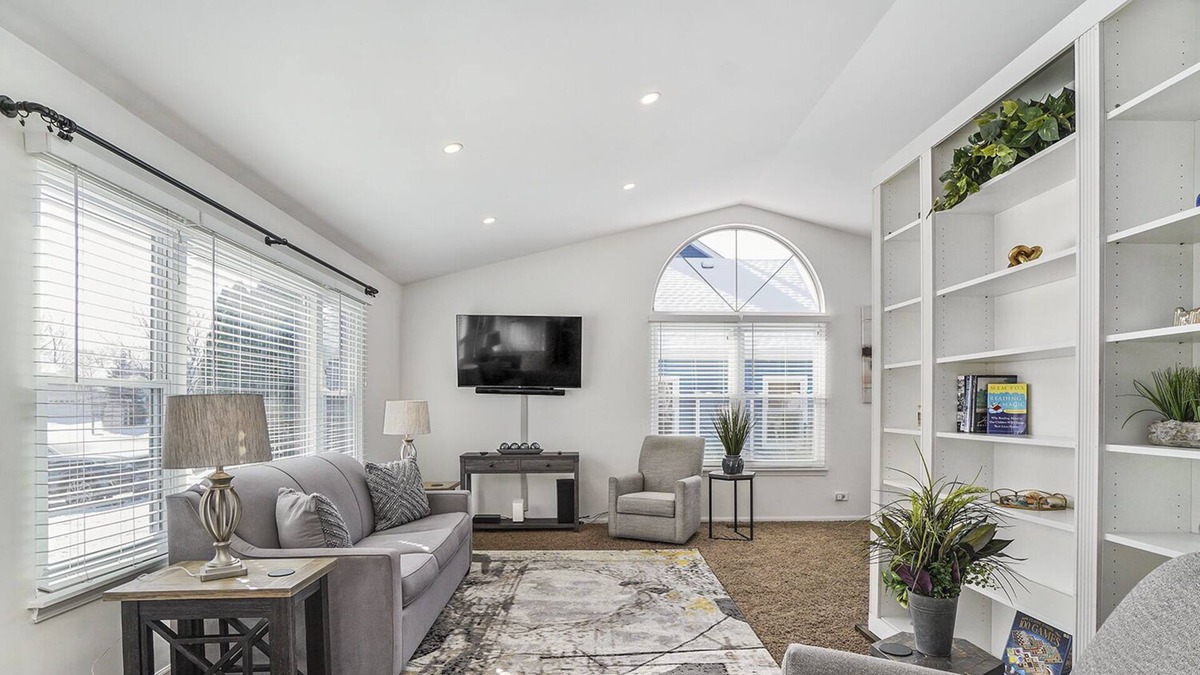 Carol Stream House | Carol Stream Rental