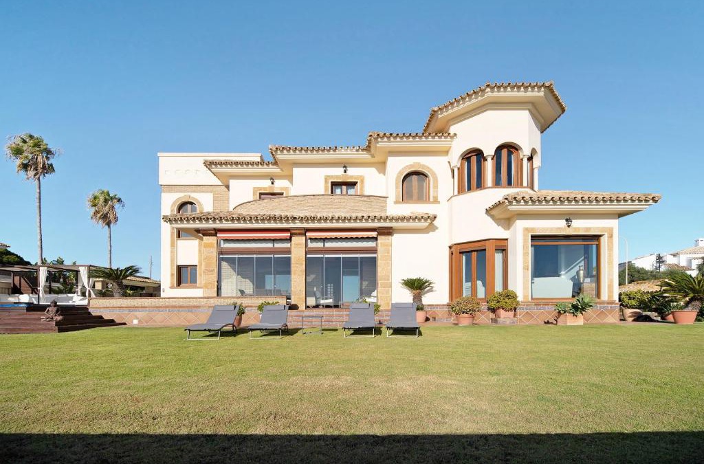 Chiclana de la Frontera Villa | Carolina Beach House