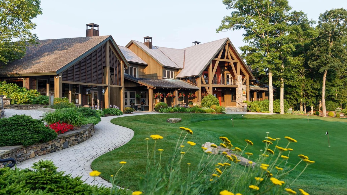 Mountain Air Apartment | Carolina Hemlock Suite- Private Club Access