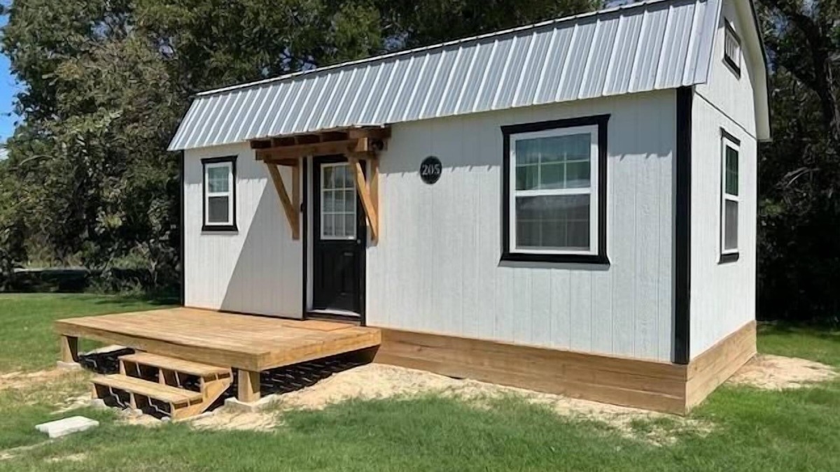 Morgan Mill Cottage | Carolyn - Fully Furnished 6 Person Cottage for short or mid-term stays