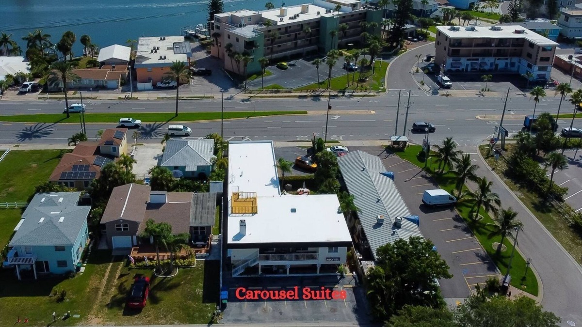 Sunset Reef Apartment | 🏖️Carousel Suites #9 - Coastal Studio Steps to the Beach!