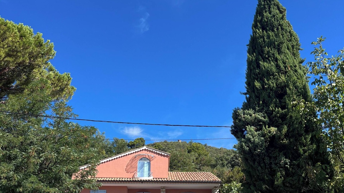 Manosque Apartment | Carpe diem gym heated pool or jacuzzi organic concept Manosque*