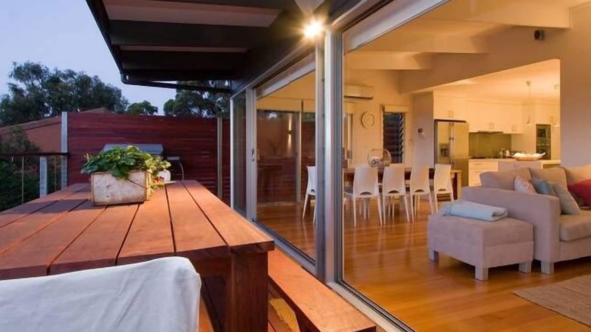 Rosebud House | Carrajung House amazing bay views