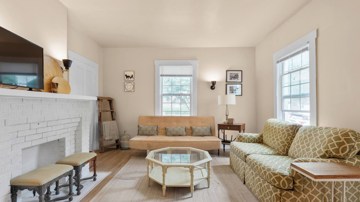 Delaware Condo | Carriage Cottage- in the Heart of Everything Delaware