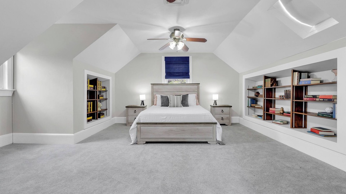 Roanoke Bed & Breakfast | Carriage House Historic and Modern in the Grandin Village