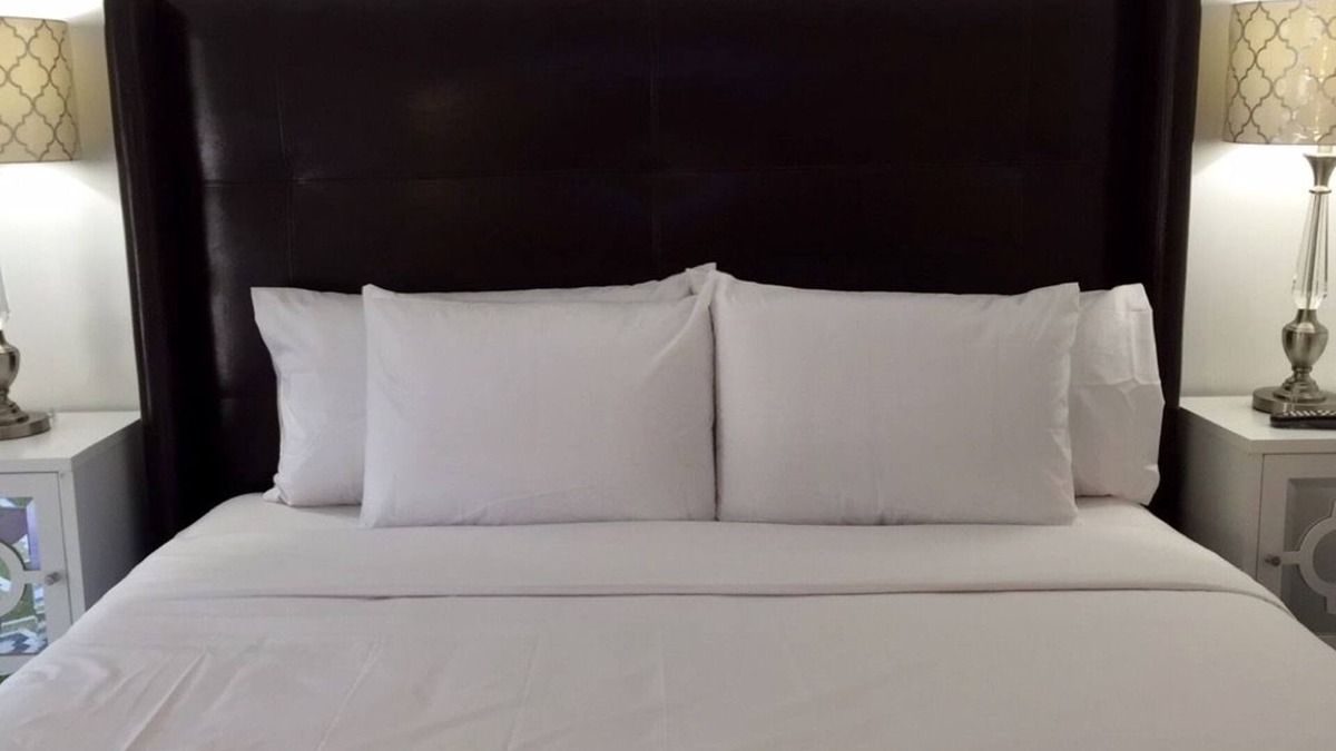 Hamden Hotel | Carriage House