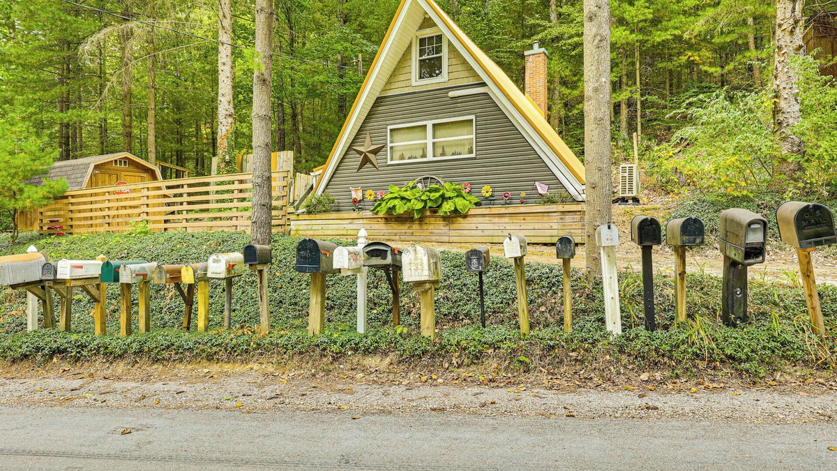Carrollton Apartment | Carrollton Cabin w/Patio & Fire Pit!