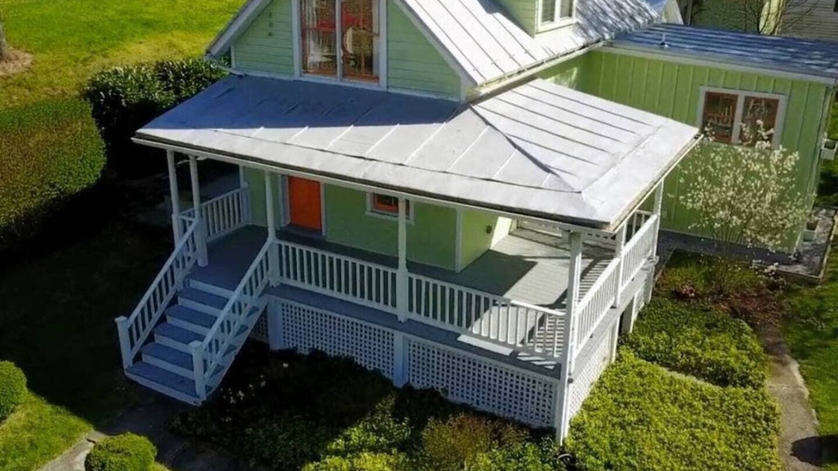 Harpers Ferry Cottage | Carrot Top Cottage PLUS Carriage House