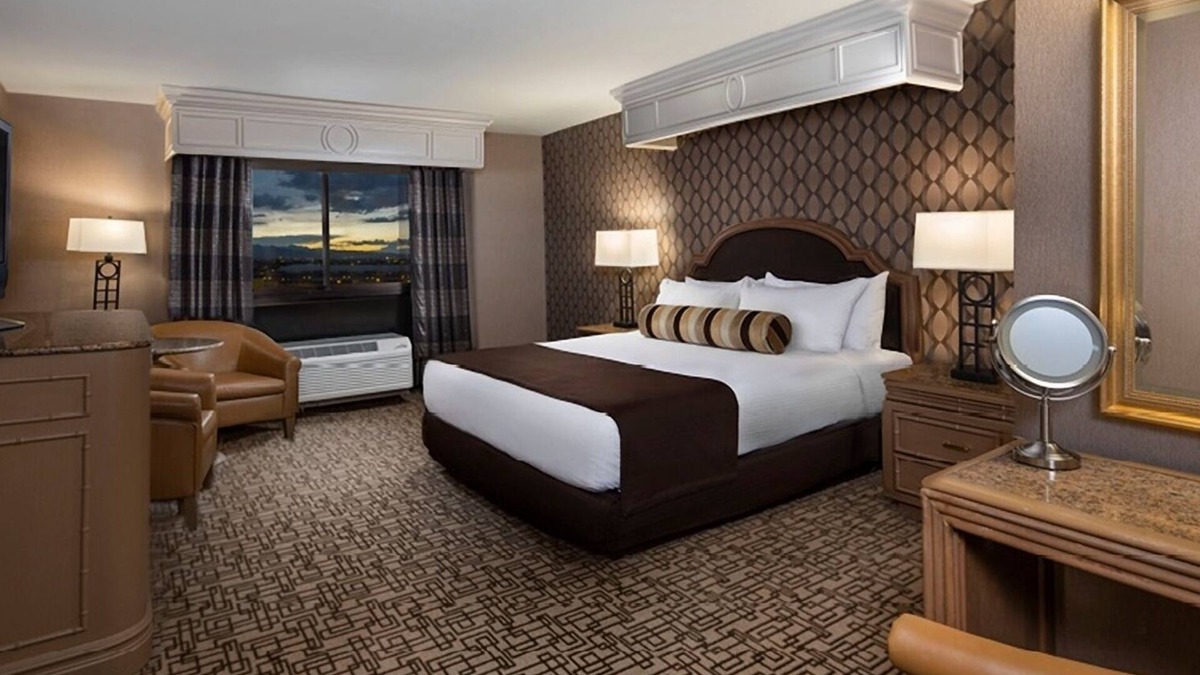 Sunrise Manor Hotel | Carson Tower Grand King at Golden Nugget Las Vegas, Outdoor Pool