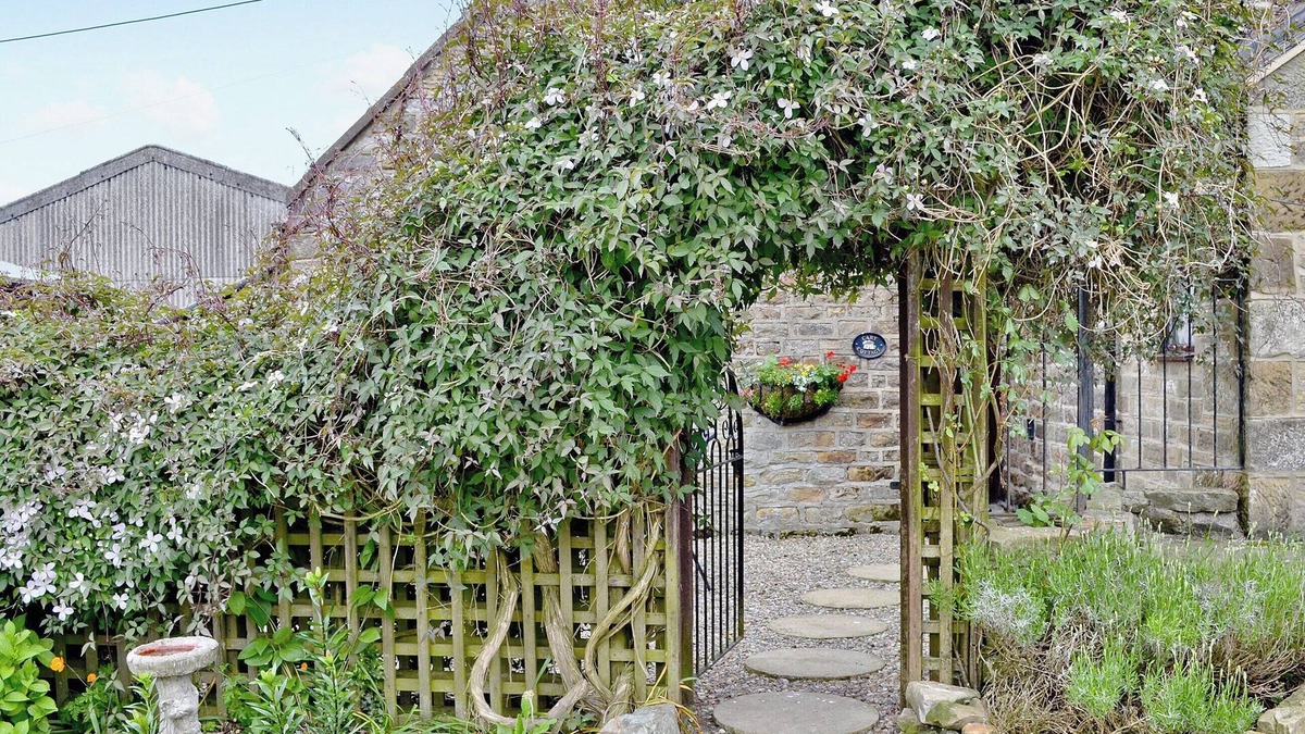 Scarborough Cottage | Cart Cottage - 28343