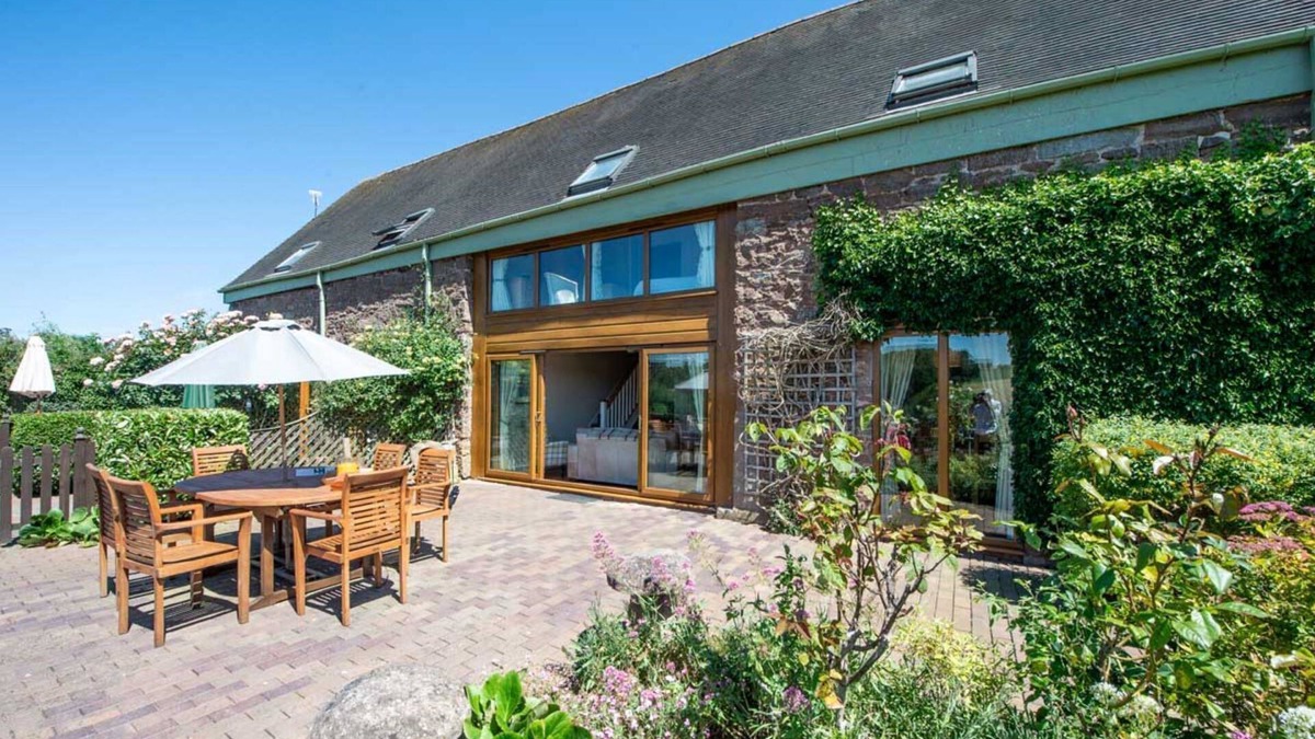 Chelmarsh Cottage | Cart Cottage - sleeps 6 guests in 3 bedrooms