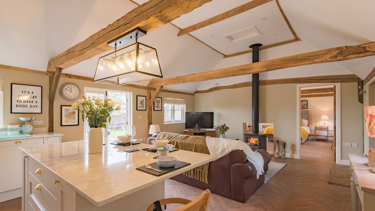 Blackham Cottage | Cart Lodge by Bloom Stays - sleeps 4 in 1 bedroom