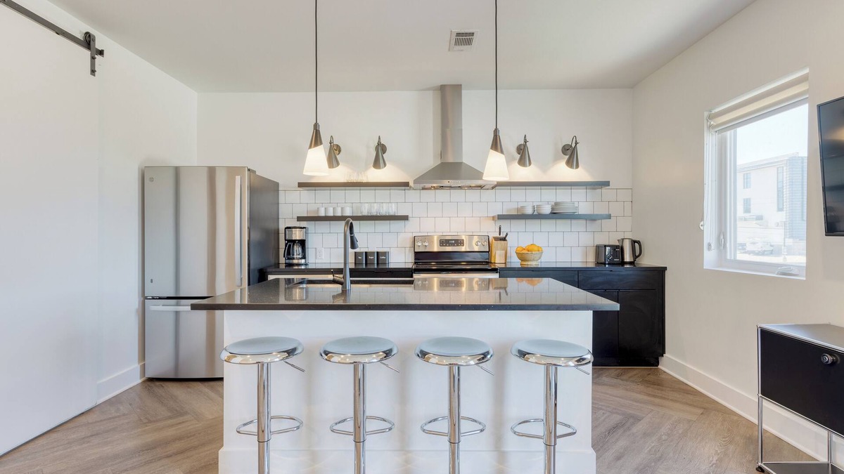 Historic Edgefield Apartment | Carter #503 by AvantStay | Mins to Downtown