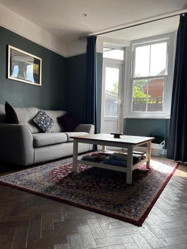 Shrewsbury Apartment | Cartref - Fully equipped and stunning town flat