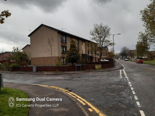 Grangemouth Apartment | Carvetii - Stuart House - 1st floor flat sleeps up to 8