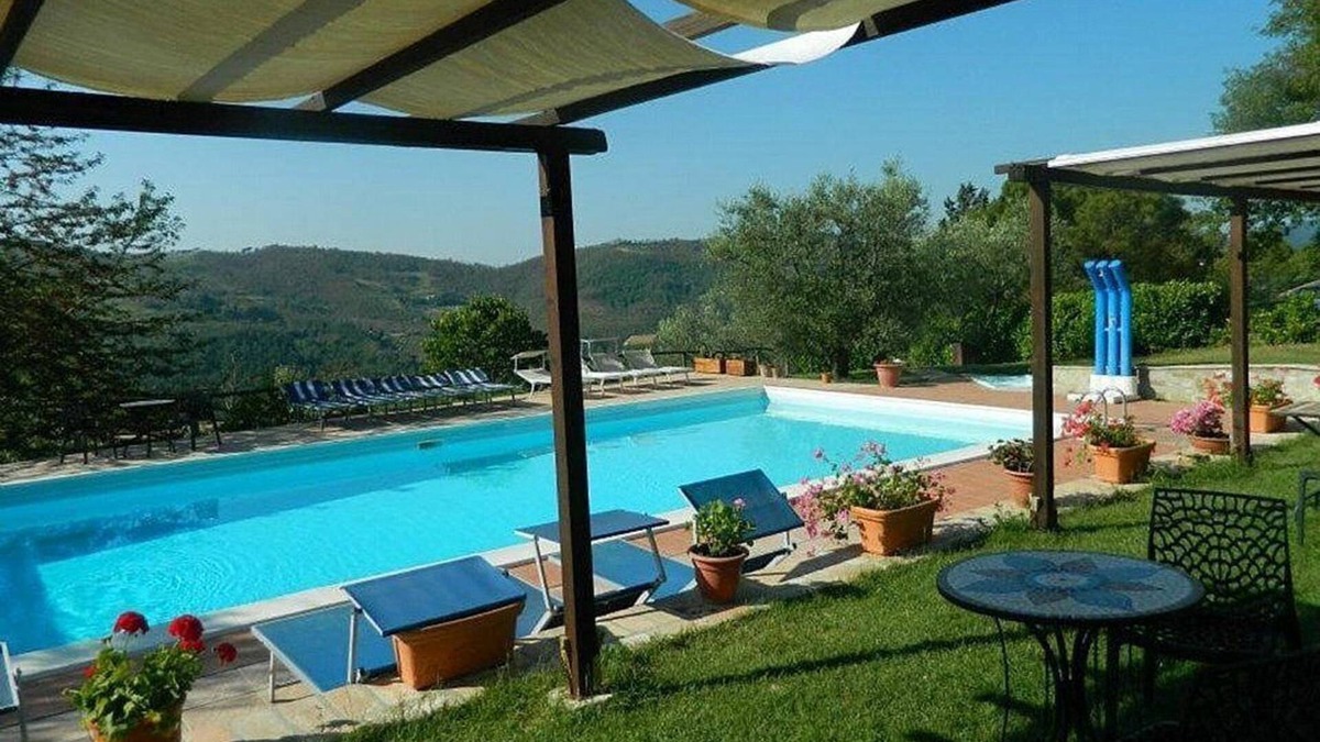 Monte Santa Maria Tiberina House | Casa Brina I: A characteristic and welcoming apartment that is part of an ancient country house surrounded by the greenery, with Free WI-FI.