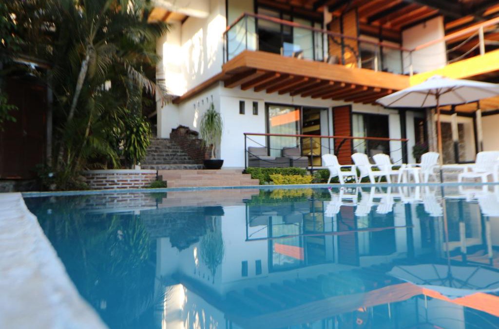Valle de Bravo House | Casa Acento