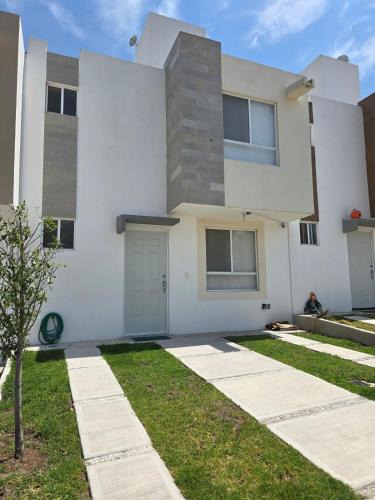 Queretaro House | Casa acogedora en condominio privado