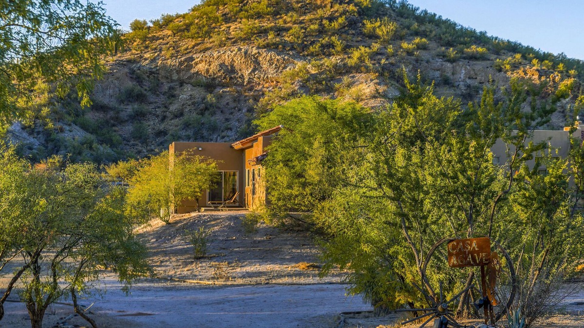 Wickenburg House | *CASA AGAVE* New Fully Appointed! Couples and Meadows Clients. READ REVIEWS!