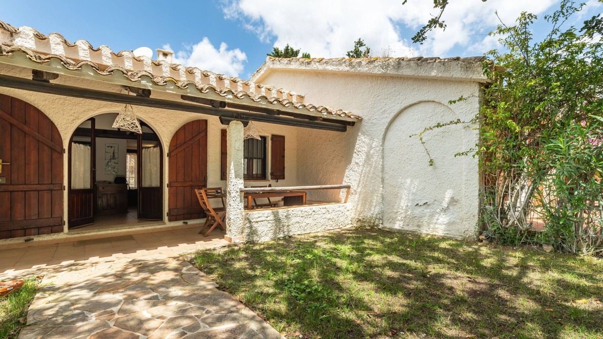 Villaggio Mandorli House | Casa ai Mandorli by Interhome