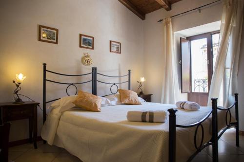 Nicolosi Bed & Breakfast | Casa al Centro Storico