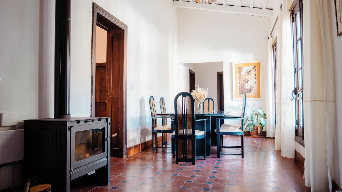 La Cumbre House | Casa al pie de la Montaña con Cama King, Pileta y Mesa de Pool