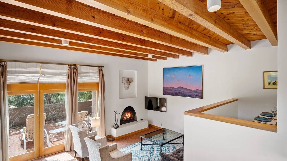 Nambe Pueblo House | Casa Alba - Mountain Views, Communal Pool