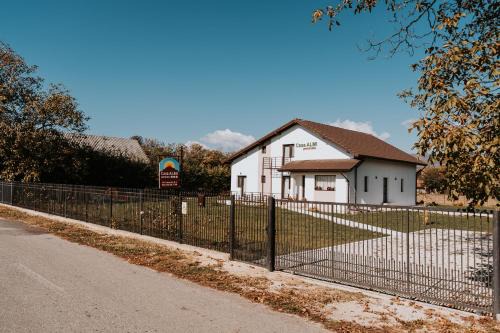 Polovragi House | CASA ALMI