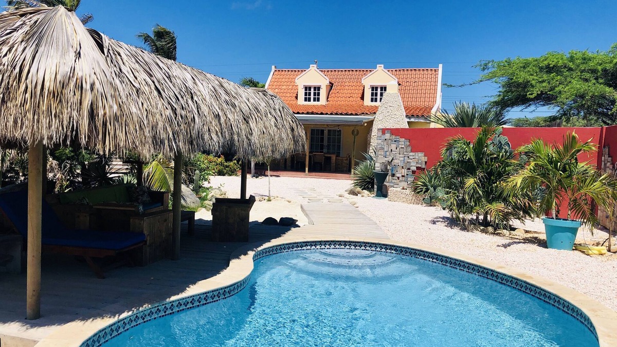Sabana Liber Villapark Villa | Casa Alto Vista with private tropical garden and pool