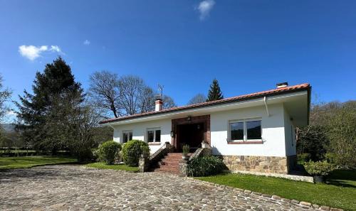 Tezanos House | Casa Amalia - En el corazón verde de Cantabria!