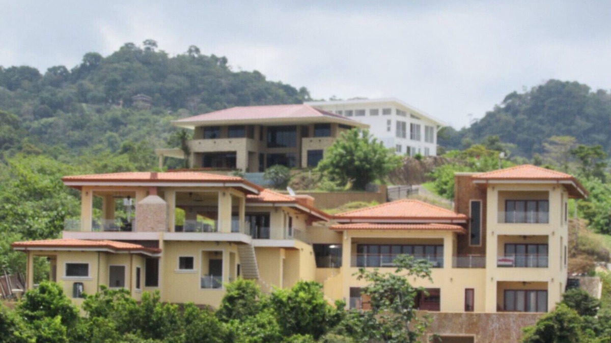 Playa Hermosa Villa | Casa Amarillo Jaco, The Wedding and Bachelor Party Villa.