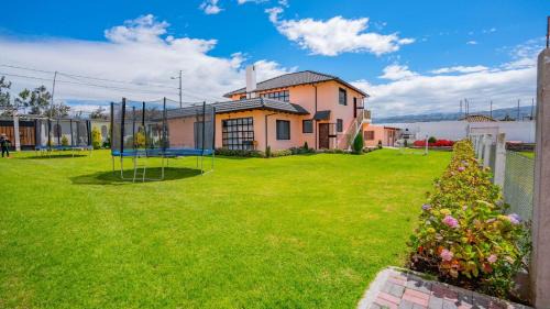 Ambato House | Casa amplia cerca de Baños de Agua Santa