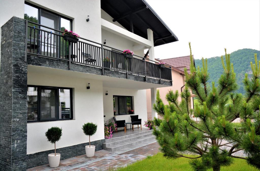 Caciulata House | Casa AQUARIUS