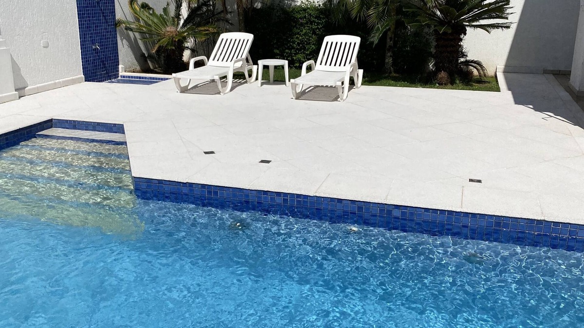 Balneario Praia do Pernambuco House | Casa Arvoredo - Live a unique experience! Swimming pool, barbecue and 4 suites
