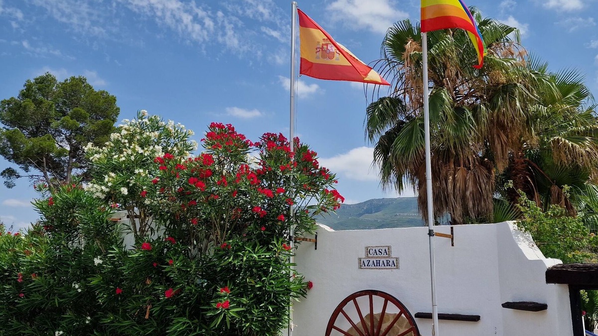 Macastre House | Casa Azahara, with Mountain Views and pool, located near the town of Macastre