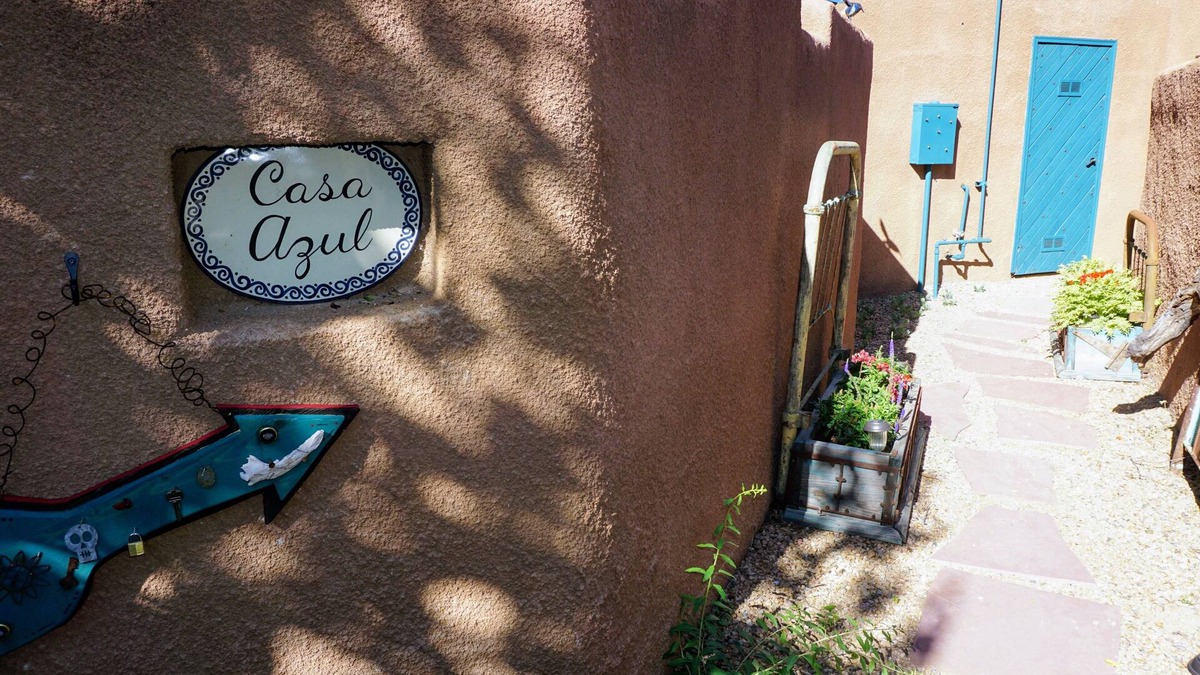 Taos Cottage | Casa Azul/Charming Downtown Casita