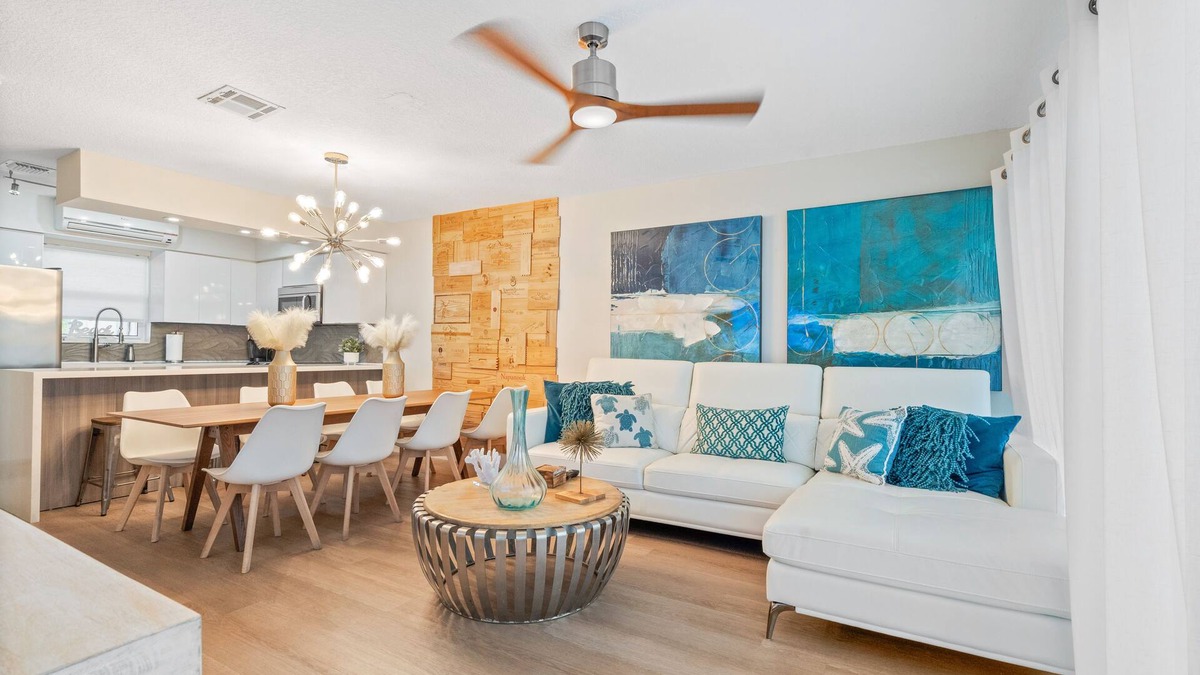 Key Largo House | CASA AZUL Key Largo Vacation Rental! Free Golf Cart, Kayaks,Pools,Beach, 2 Kings