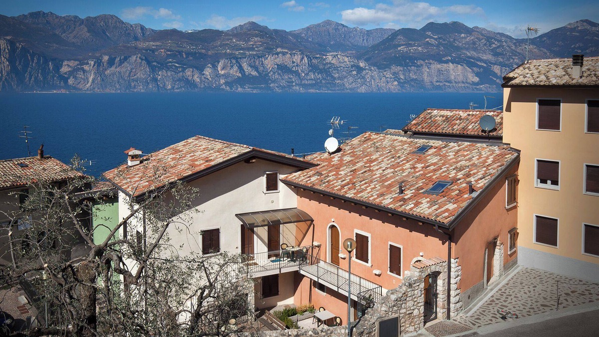 Cassone Apartment | Casa Bacio-Apartment in the historic center of Cassone