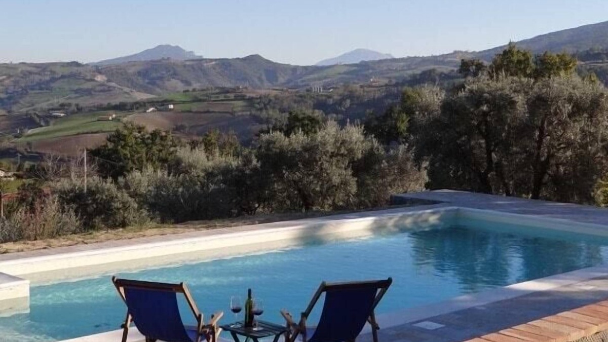 Penna San Giovanni Villa | Casa Barbina - Private villa with pool