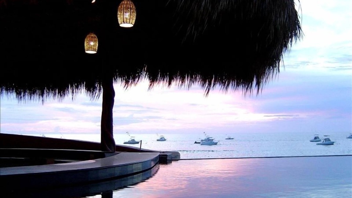 Los Barriles Condo | Casa Bella Beachfront. Special Summer Pricing ! In Town, next to Pickleball.