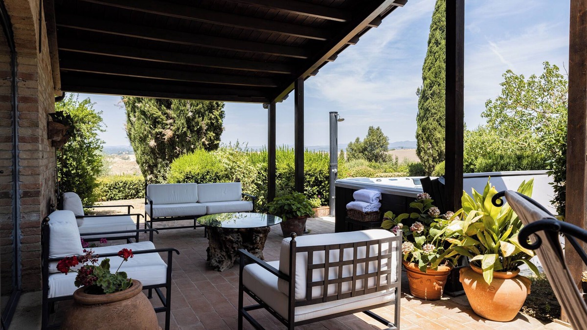Ponte di Gabbiano House | Casa Bianca gorgeous Tuscan home, Crete Senesi