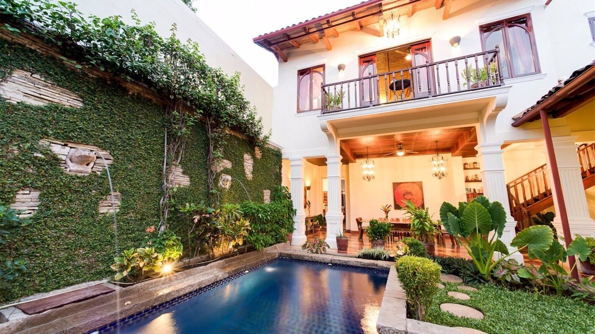Granada Villa | Casa Blanca, Beautiful Restored 250 Year Old Villa. Oasis in Heart of Granada