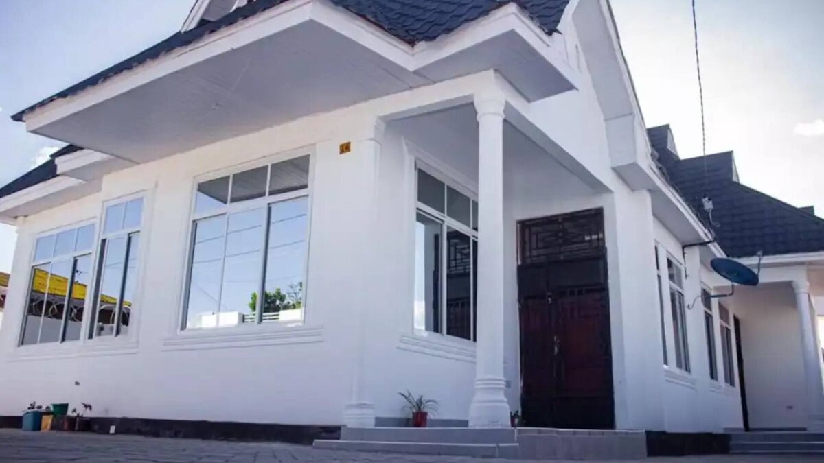 Iringa Bed & Breakfast | Casa Blanche: B&B Apartments Room 2 - 1 Guest