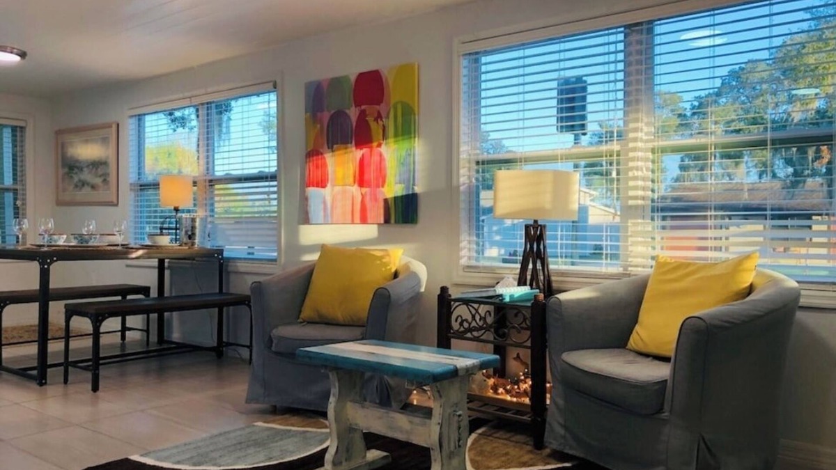 Safety Harbor House | Casa Blue - Beautiful Renovated Cottage Close to Downtown!