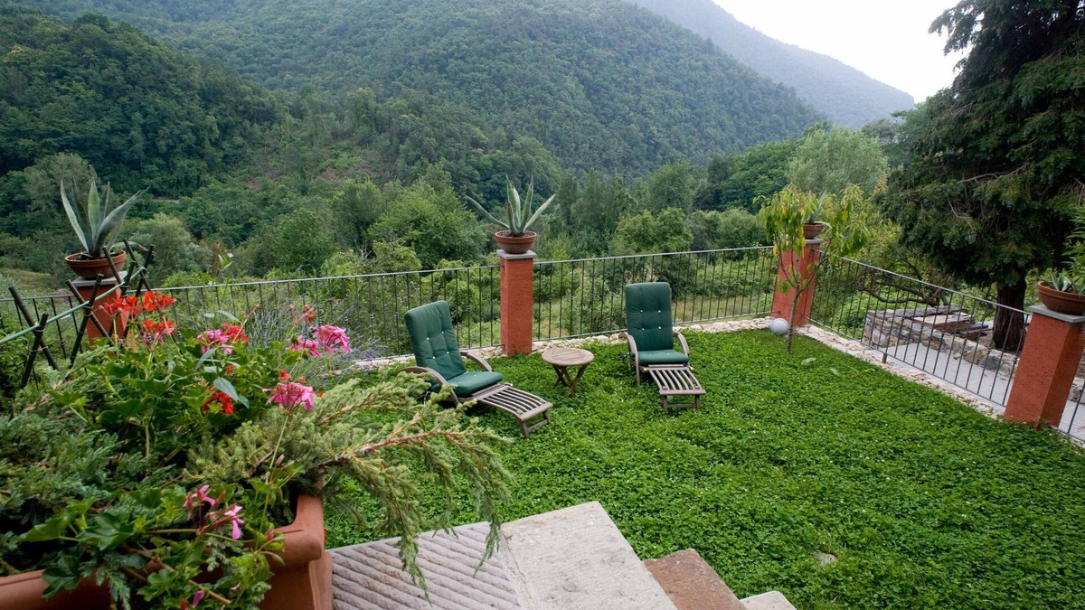 Calice al Cornoviglio House | Casa Boru - a beautiful fully restored spacious house with fantastic views