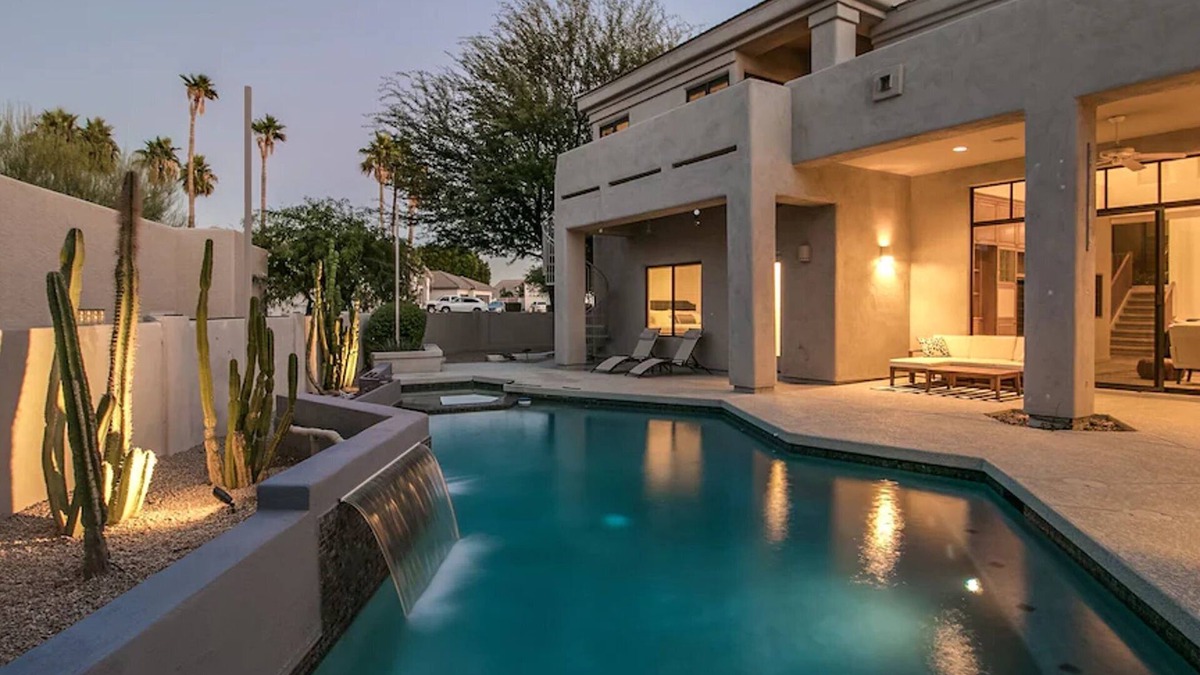 Paradise Valley Village Cottage | Casa Buenaluxurious Retreat w/2 Masters & Views!