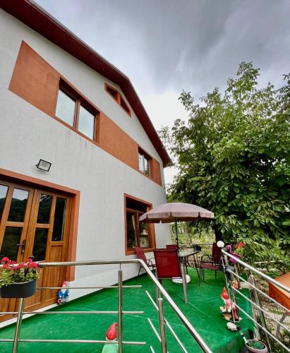 Nehoiu House | Casa Camelia