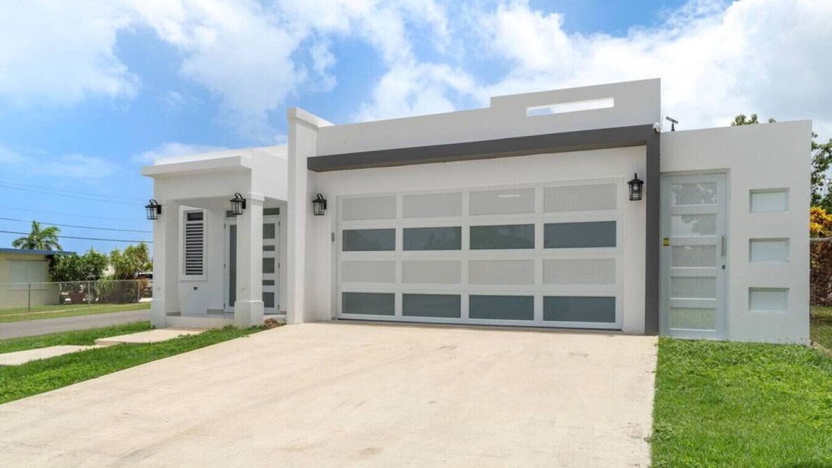 Aguacate House | Casa Catalina- 3 bdr house in Aguadilla